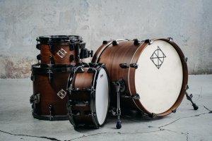 DIXON CUSTOM natural walnut